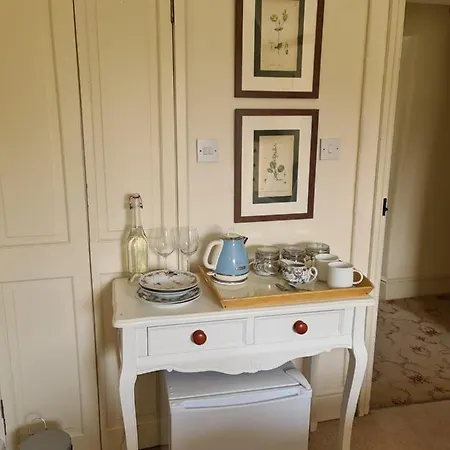 From In Panzió Linton